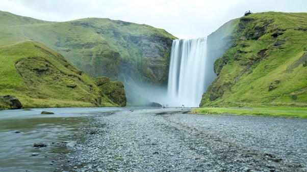 Picture of waterfall and lake